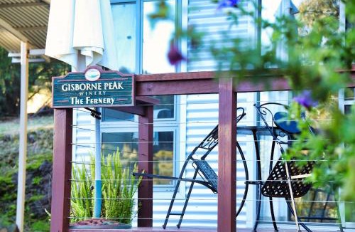 Gisborne Cabin | Gisborne Peak Winery - Charming Retreat Vineyard Stay Macedon Ranges