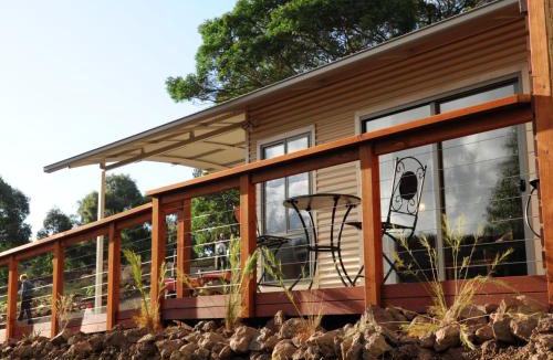 Gisborne Cabin | Gisborne Peak Winery - Charming Retreat Vineyard Stay Macedon Ranges