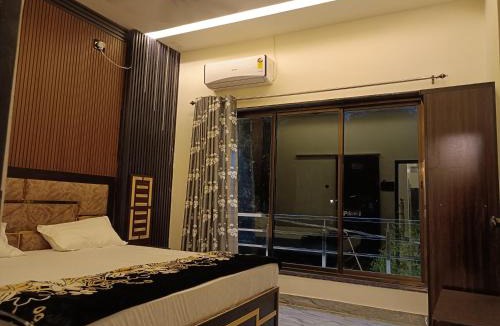 Faizabad Hotel | Gita Raman Palace