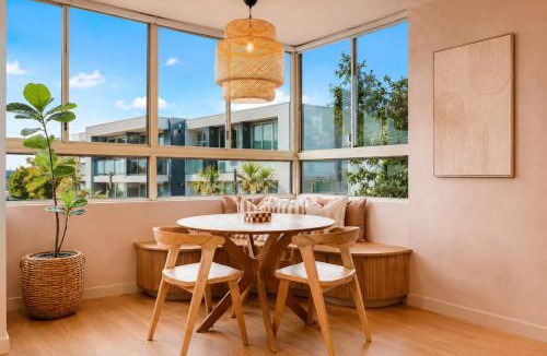 New Farm Apartment | Glen Eagles Suite