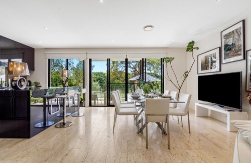 Benowa Apartment | Gold Coast Golf Course Villa