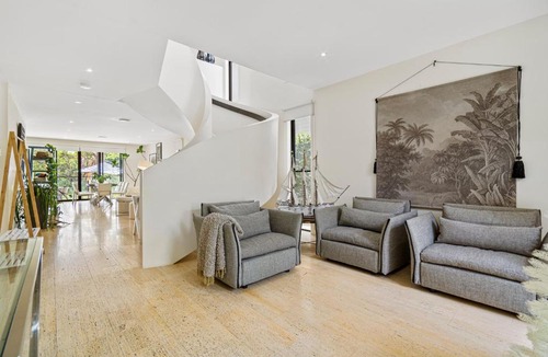 Benowa Apartment | Gold Coast Golf Course Villa