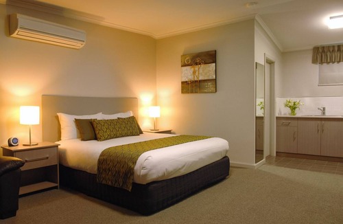 Mount Gambier Hotel | Golden Chain Tower Motor Inn