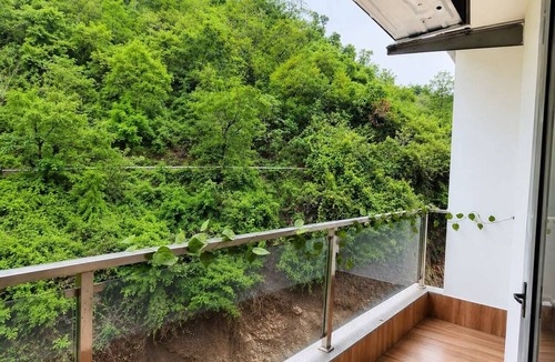 Tapovan Apartment | Golden Hours | Balcony Stay in Tapovan