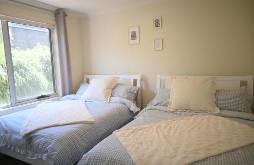 Fingal House | Golf at Moonah Links , Indoor Spa & Premium Golf Course Access