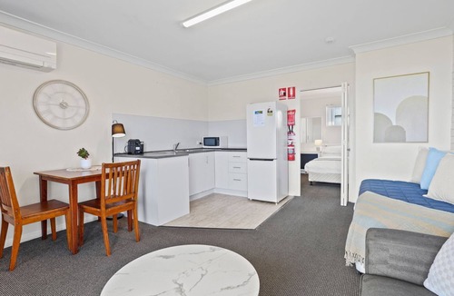 Narooma Apartment | Golfers View Unit 4 - enjoy spectacular views of the ocean and golf course.
