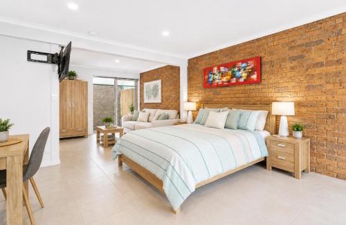 Rosebud House | Golfside Getaway 2 by Ready Set Stay