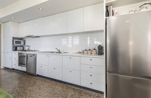 Brunswick Apartment | Gorgeous 2-Bed Victorian Home in Artsy