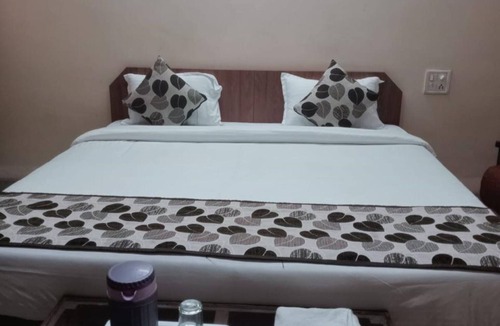 Harda Hotel | Goroomgo Mourya Inn Madhya pradesh