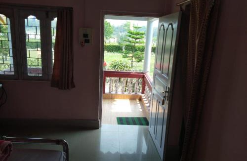 Neora Hotel | Gorumara Nature's Cottage (A Unit Of M/S Ecological & Tours)