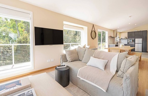 Dennes Point House | Graceys Beach House North facing Coastal Calm