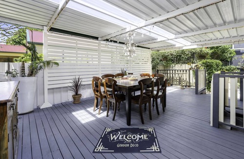 Hamilton House | Grand Art Deco Home. Centrally located in cosmopolitan Hamilton - Newcastle