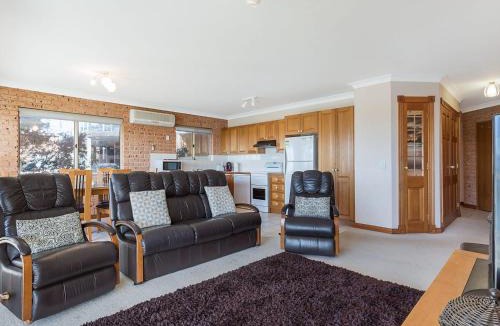 Narooma Apartment | Grand Pacific 2 Unit 2 - Ground Floor