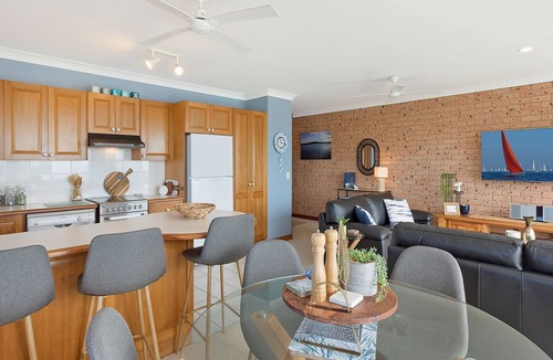 Narooma Apartment | Grand Pacific 2 Unit 4 -Omaroo - First Floor