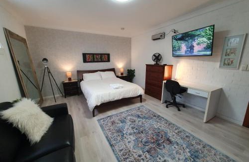 Glenroy Apartment | Grandview Melbourne Executive 2BR Apartment