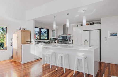 Denhams Beach House | Grays at Denhams Luxury by the beach
