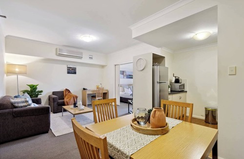 Northbridge Apartment | Great Value| 1 Bedroom Apartment| Onsite Parking| Northbridge