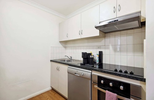 Northbridge Apartment | Great Value| 1 Bedroom Apartment| Onsite Parking| Northbridge