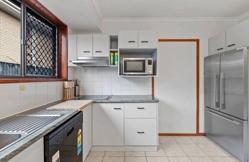 Robertson House | Great Value for Groups | Central Location w/Pool