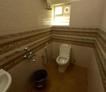 Perungudi Hotel | Greenapple Inn