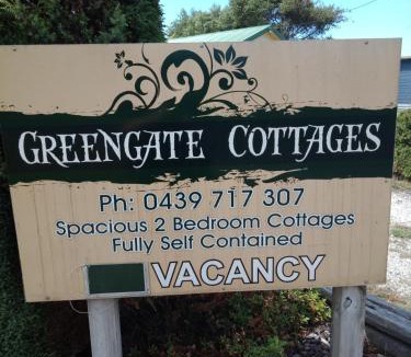 Strahan House | GreenGate Cottages