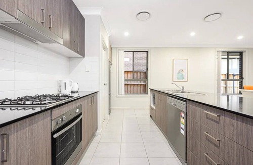 Gregory Hills House | Gregory Hills Spacious & convenient Home