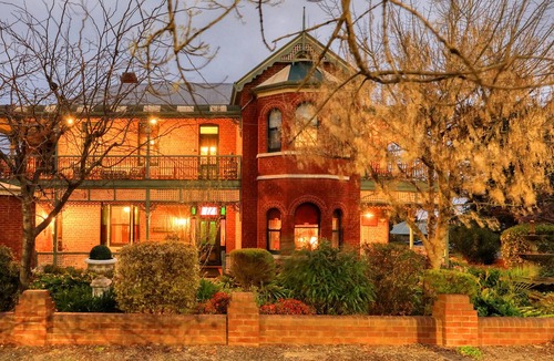 Grenfell Bed & Breakfast | Grenfell Hall B&B