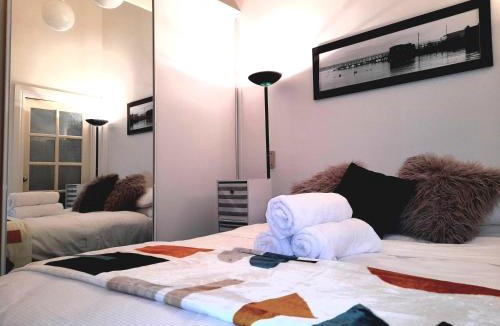 Victor Harbor Apartment | Ground Floor Centrally Located Apt 22 - Smugglers Inn