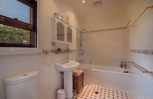 Ashgrove Bed & Breakfast | Grove Manor Bed & Breakfast