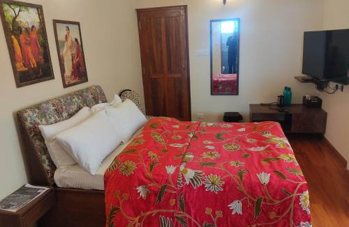Wellington Hotel | Habba Kadal Kashmiri Heritage Hotel & Hub
