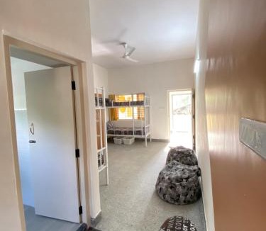 Shanthala Nagar Hostel | Habitat15@airlines