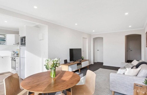 South Yarra Apartment | Hakuna - Modern 2 bedroom apartment