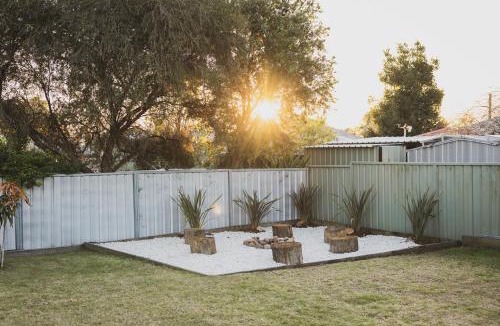 Cessnock House | Halcyon Days your perfect getaway Sunday late check out, pet friendly!