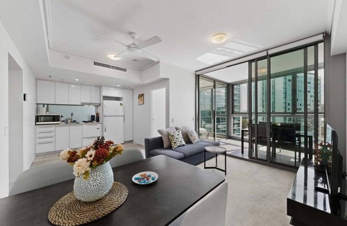 Hamilton Apartment | Hamilton Harbour - 1B Apt
