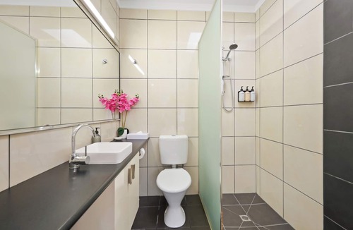 Hamilton Hotel | Hamilton Lakeside Motel