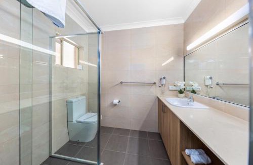 Queanbeyan West Hotel | Hamilton's Queanbeyan Motel