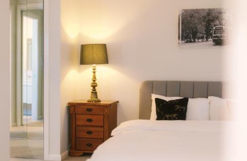 Hampton House | Hampton Luxe Designer Retreat with Park Views