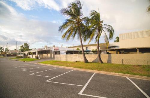 Rockhampton Hotel | Hampton Villa Motel