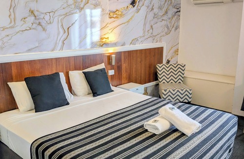 Rockhampton Hotel | Hampton Villa Motel
