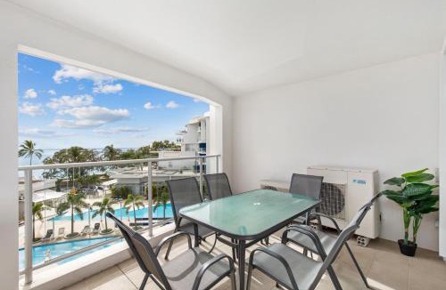 Urangan Apartment | Hamptons Meets Hervey Bay In Upmarket Resort - Ocean Views