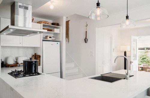 Barwon Heads Villa | Hamptons On Selby- Barwon Heads. Family and couples beach escape