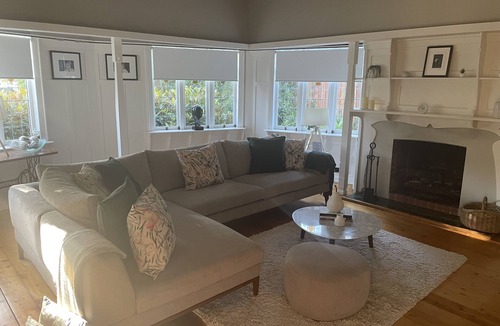 Sandringham House | Hamptons vibe. Iconic Village, Train, Beach, Bars/Restaurants a 5 Minute walk!