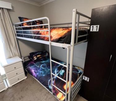 Newnham Hostel | Happy Haven Lodge I Shared Rooms