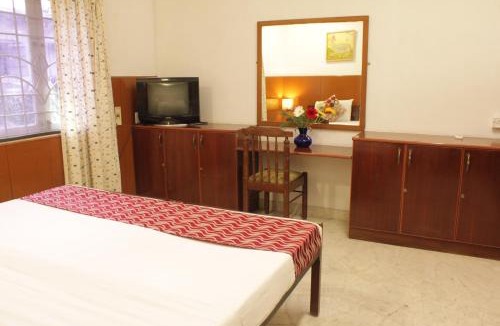 Mylapore Tiruvallikk Bed & Breakfast | Happy Planet