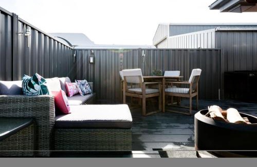 East Devonport Apartment | Happy Tails Devonport