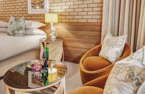 Bright Hotel | Hara House