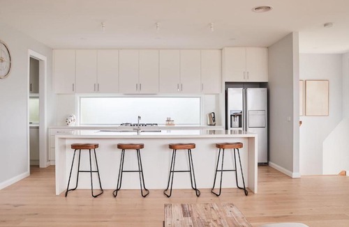 Clifton Springs House | Harbour Horizons - Balcony BBQs and Calm Water Views