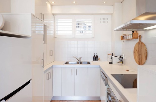 McMahons Point Apartment | Harbour the Sun, McMahons Point Isyd