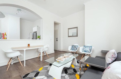 Dawes Point Apartment | Harbour View on Windmill St, Apt. 3