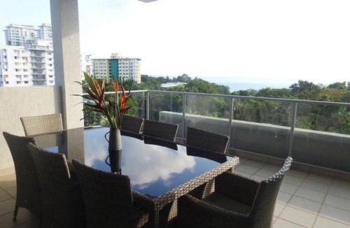 Larrakeyah Apartment | Harbour Views - luxury in the heart of Darwin